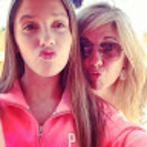 Meet your Posher, Stephanie - Picture 1 of 1